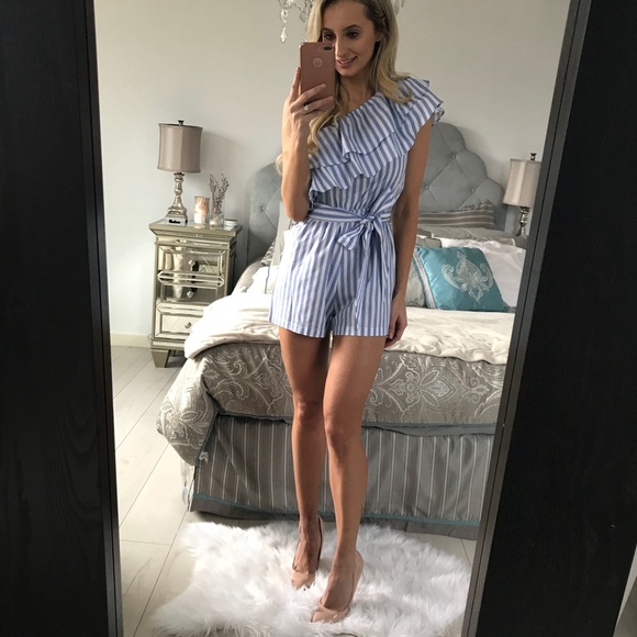 One Shoulder Ruffles Stripped Romper/Jumper - Picture 7 of 8